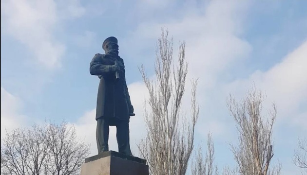 У Миколаєві пошкодили пам'ятник адміралу Макарову