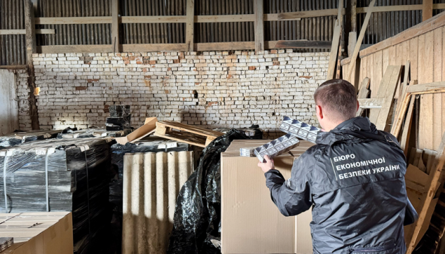 На Буковині викрили схему збуту контрафактних сигарет