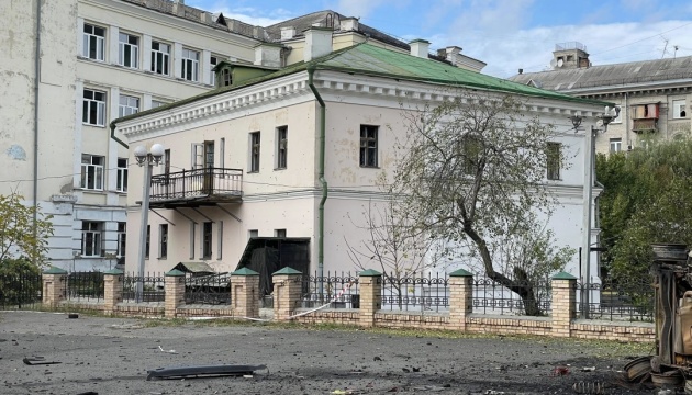 У Києві внаслідок російської атаки пошкоджений Музей гетьманства