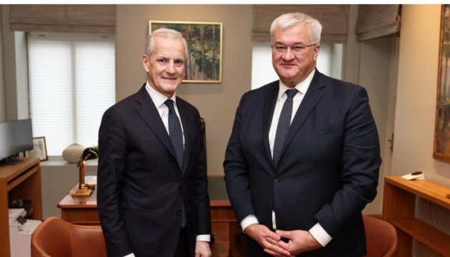 Сибіга обговорив із премʼєром Норвегії підтримку армії та стійкості України