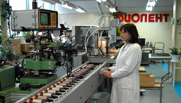 Росія отримує з Криму критичні деталі для цивільних літаків - їх постачає завод «Фіолент»