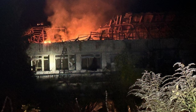 Росіяни вдарили по базі відпочинку на Чернігівщині, постраждала жінка