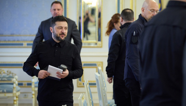 Zelensky analiza los resultados de los 100 días de trabajo del gobierno con Svyrydenko y ministros