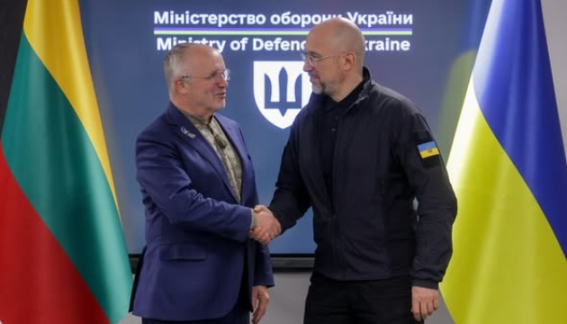 Шмигаль обговорив зі спікером Сейму Литви протидію ворожим БПЛА та оборонні проєкти