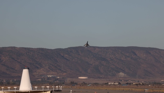 «Безшумний» надзвуковий літак NASA здійснив історичний тестовий політ - ЗМІ