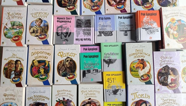Український книжковий центр в Литві поповнився сотнею нових книг