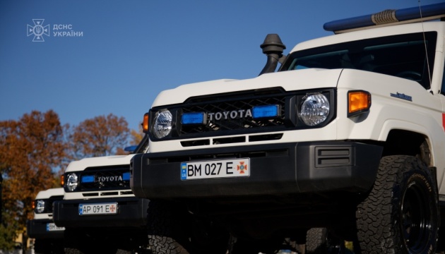 ДСНС отримала 12 броньованих медичних автомобілів від ПРООН