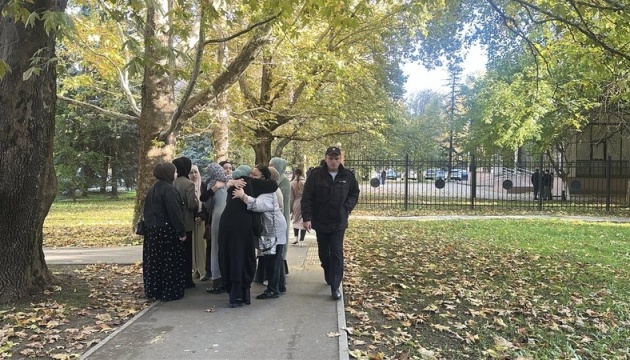 У Криму «суд» залишив заарештованих кримських мусульманок під вартою