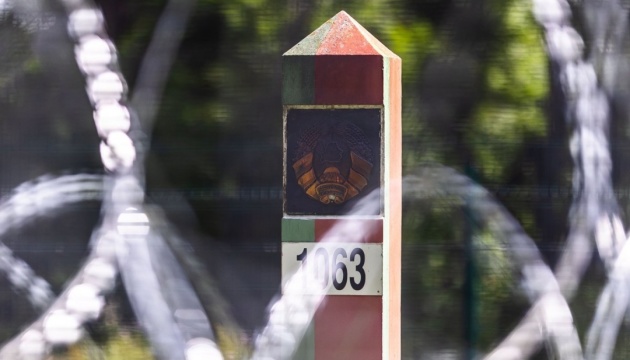 Литва закриває на місяць кордон із Білоруссю