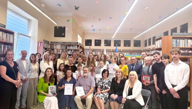 Зеленська: У жовтні вдалося побити рекорд - понад 20 книжкових поличок