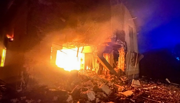 У Борисполі рятувальники ліквідували наслідки російської атаки