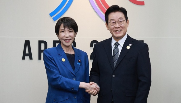 Лідери Південної Кореї та Японії домовилися зміцнювати співпрацю