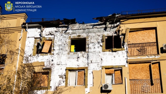 Обстріл середмістя Херсона: кількість поранених зростає, серед постраждалих - співробітники МВА
