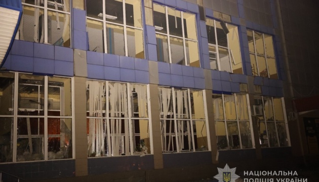 У Сумах показали наслідки масованої атаки РФ - пошкоджені будинки та залізничний вокзал