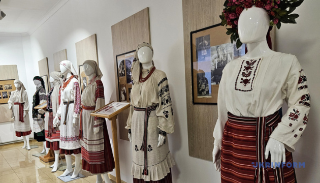 Серпанкові шати історичної Волині: тчуть, коли щасливі