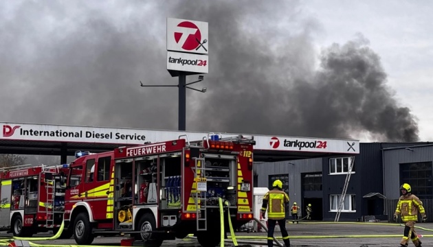 У Німеччині стався вибух і пожежа на АЗС, є поранені