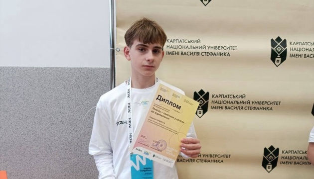 Школяр із Рівненщини створив прототип тренажера для реабілітації, що не потребує спецперсоналу