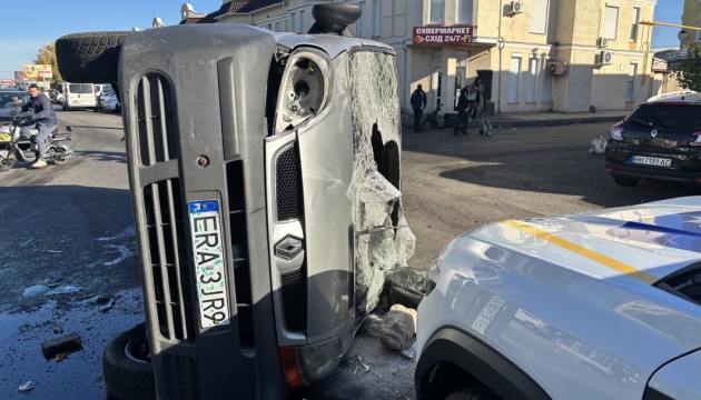 Перекинутий бус ТЦК в Одесі: СБУ відкрила справу через бійку біля ринку «7-й кілометр» 