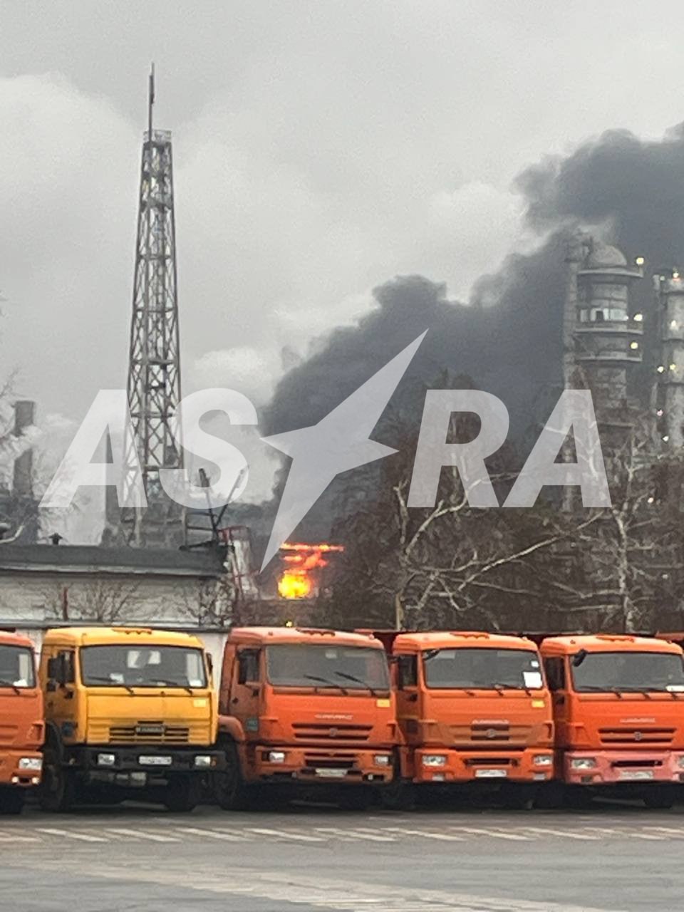 У російському Нижньокамську загорівся нафтопереробний завод - ЗМІ