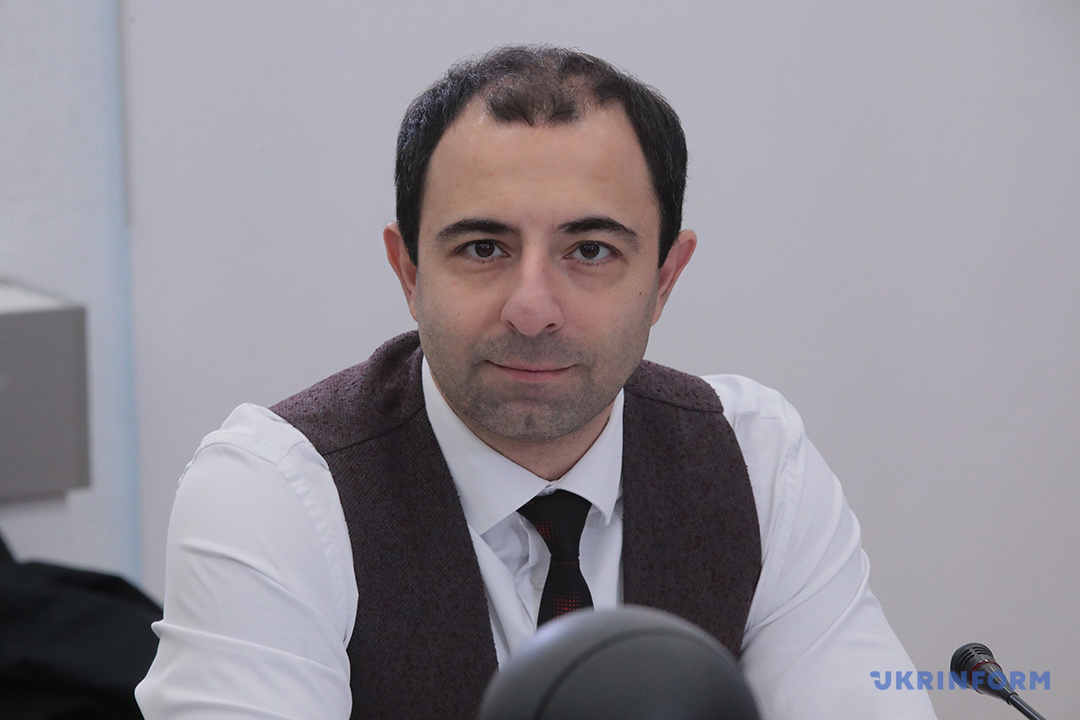 Фарад Фархадов