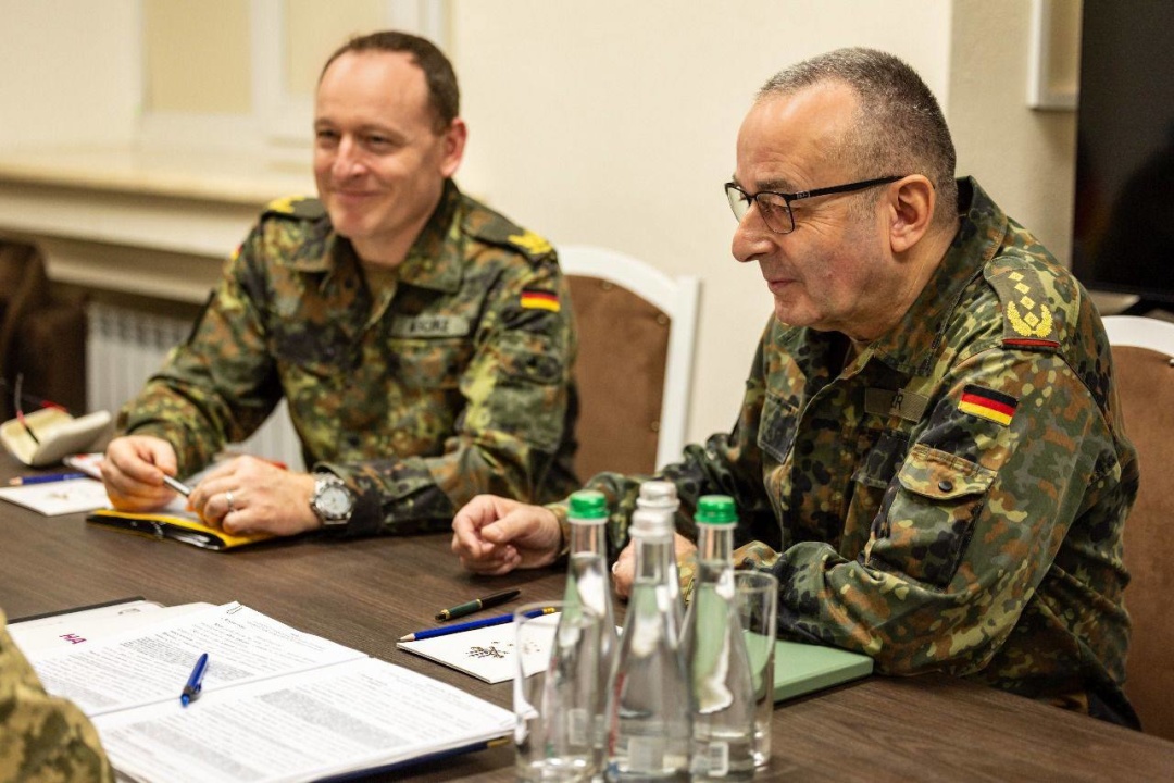 Сирський обговорив ситуацію на фронті з Генеральним інспектором Бундесверу