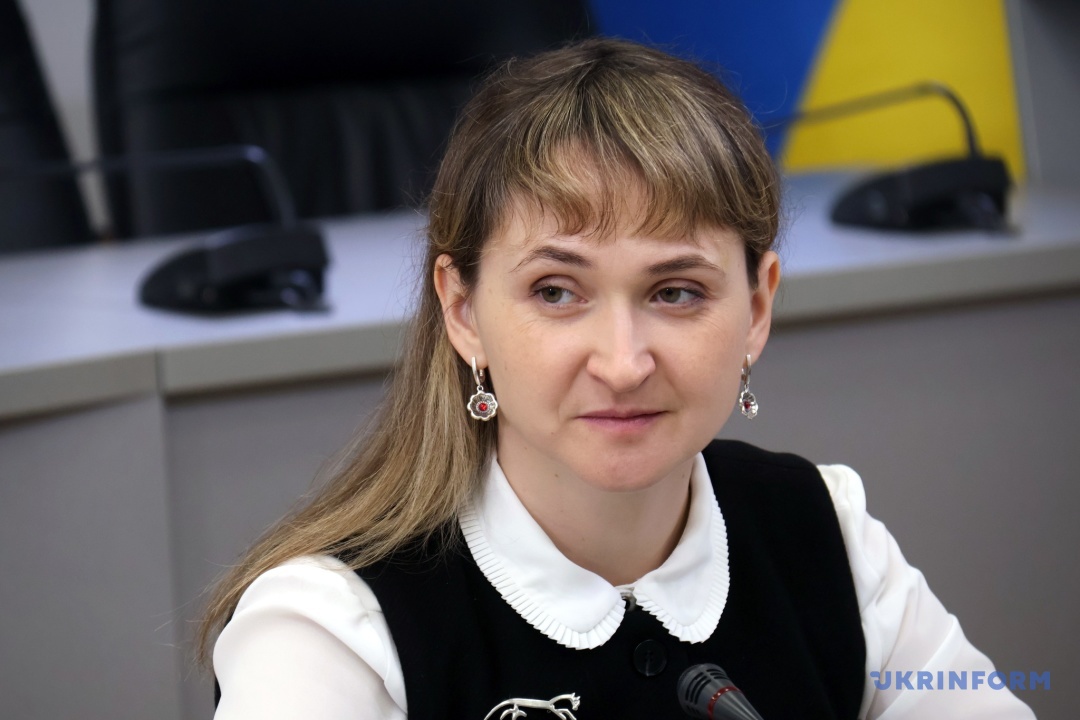 Олександра Азархіна