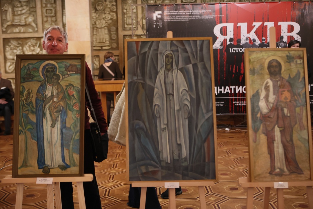Виставка картин Опанаса Заливахи до 100-ліття  з дня його народження в Івано-Франківському  театрі імені Івана Франка. Фото Юрія Рильчука.