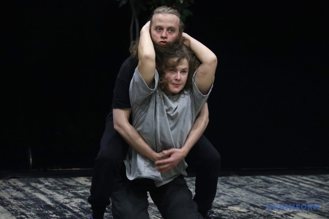 Актори Дар’я Легейда та Віталій Ажнов під час ІІ-го етапу роботи над проєктом «Кассандра.PROJECT»