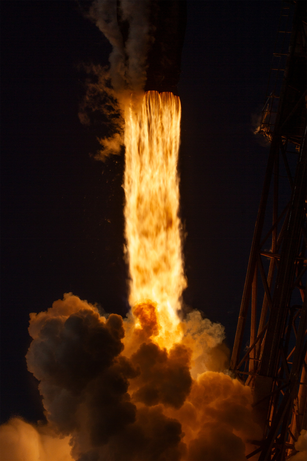 SpaceX вивела на орбіту п’ять польських супутників