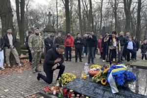 Polska oddaje hołd żołnierzom poległym w wojnie za Ukrainę

