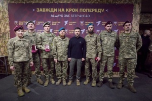 Зеленський нагородив орденами десантників, які воюють на Покровському напрямку