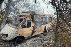 Військові РФ поцілили дроном у маршрутку на Донеччині - троє поранених