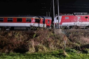 У Словаччині зіткнулися два пасажирські потяги, є поранені