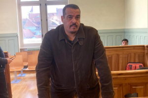 Французький таксист звернувся до Чарльза III через неоплачену поїздку ексклави МЗС Британії