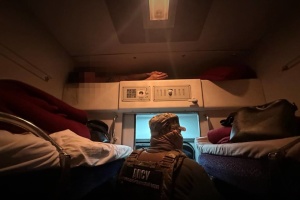 Замість квитка - схованка в ніші для ковдр: викрили канал переправлення чоловіків через кордон у поїздах