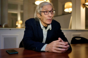 Алжир помилував франко-алжирського письменника Буалема Сансаля