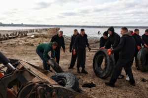 В Одесі на Куяльницькому лимані волонтери та військові провели толоку
