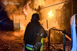 Безпілотники РФ вдарили по селищу Великий Бурлук на Харківщині, є загиблий і поранений