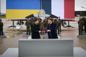 Україна замовила у Франції 100 винищувачів Rafale - Зеленський