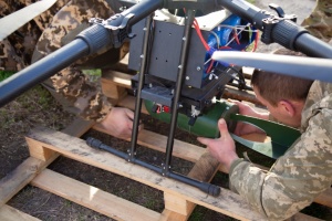 Там, де ворог мінує двори й поля