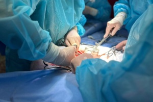 Вінницькі медики видалили у жінки 18-кілограмову пухлину