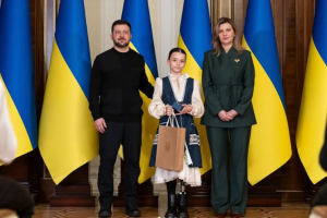 Une jeune gymnaste ukrainienne qui a perdu une jambe dans un bombardement russe reçoit la distinction « Avenir de l’Ukraine »