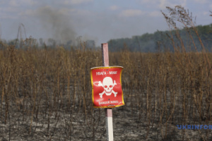 L’UE et ses partenaires investissent 400 millions d’euros dans le déminage en Ukraine