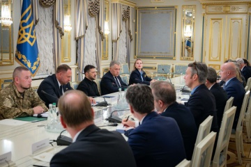 Selenskyj erörtert Schutz ukrainischen Energiesystems mit Nato-Delegation