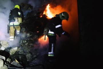 Dañados una oficina de correos, un taller mecánico y una institución educativa tras el ataque ruso a Chugúiv