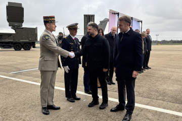 Selenskyj besucht Frankreich