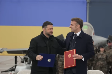 Зеленський і Макрон підписали угоду для посилення оборонного сектору України