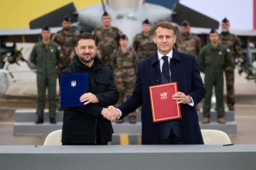 Zełenski i Macron podpisali porozumienie mające na celu wzmocnienie ukraińskiego sektora obronnego