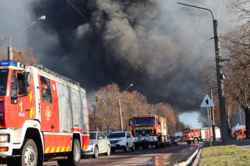 ウクライナ西部リヴィウ、露軍攻撃で倉庫が破壊