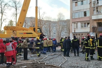 Nach russischem Angriff: in Ternopil eine weitere Leiche aus den Trümmern geborgen. Zahl der Toten steigt auf 33